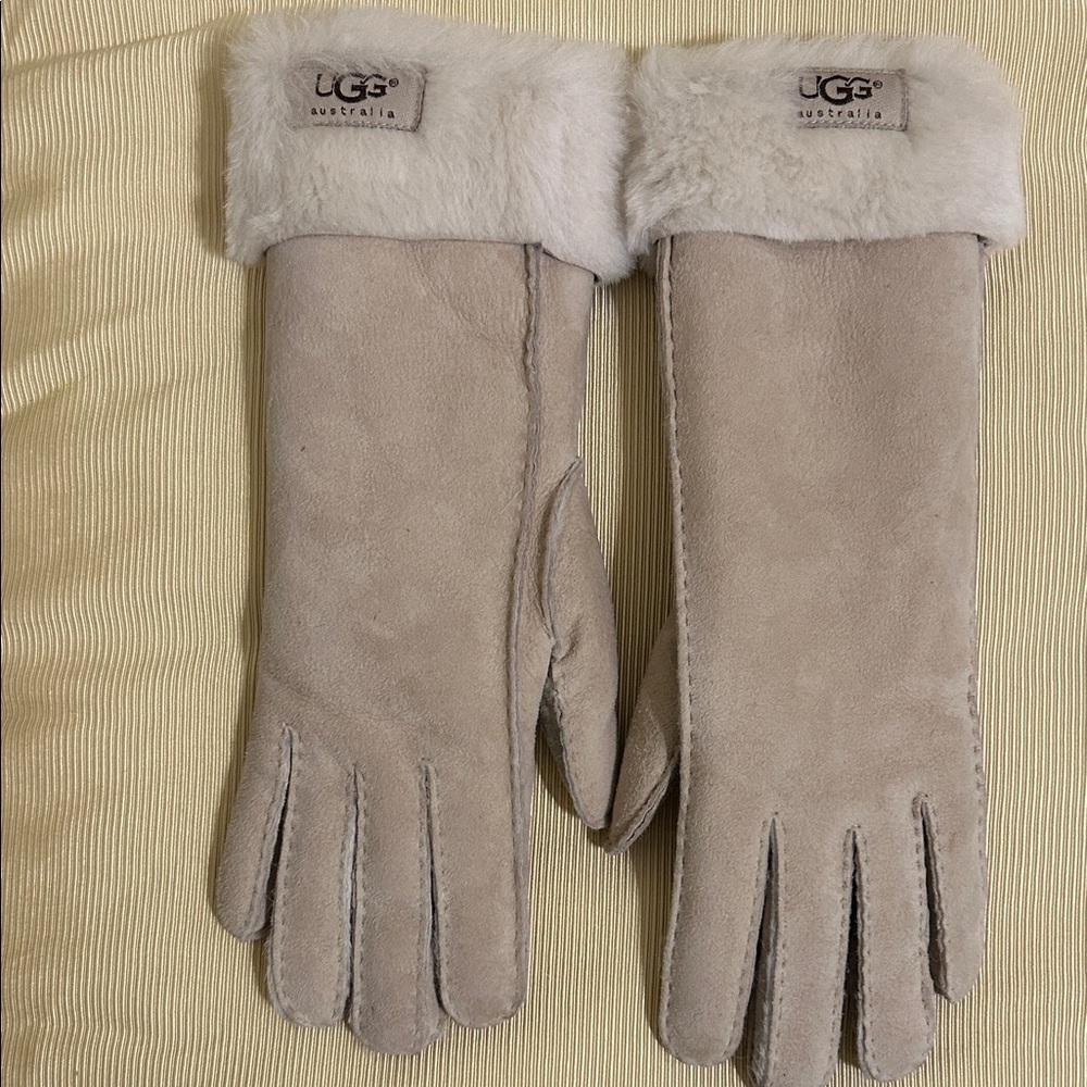 UGG Women's Tan Shearling Mittens